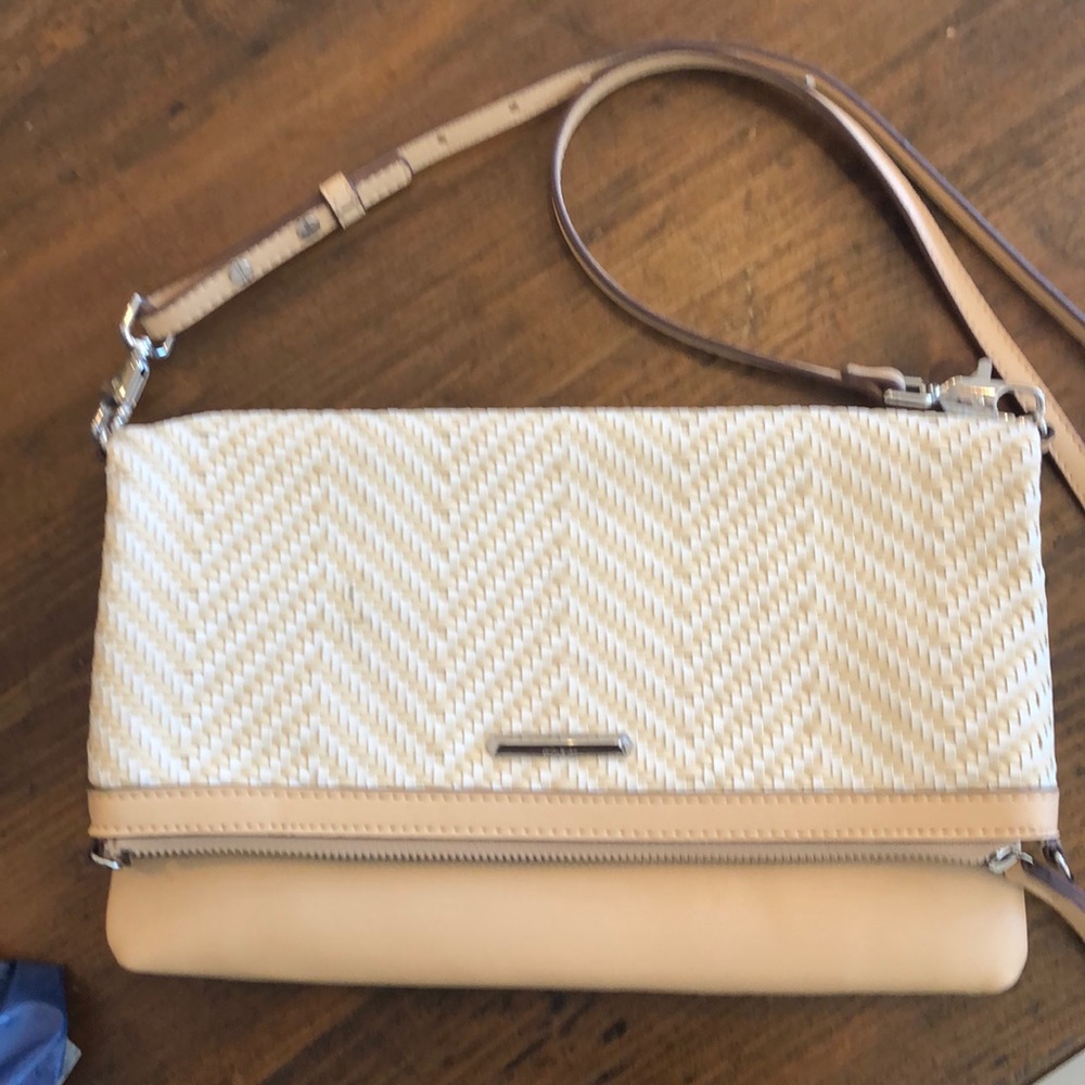Crossbody clutch option